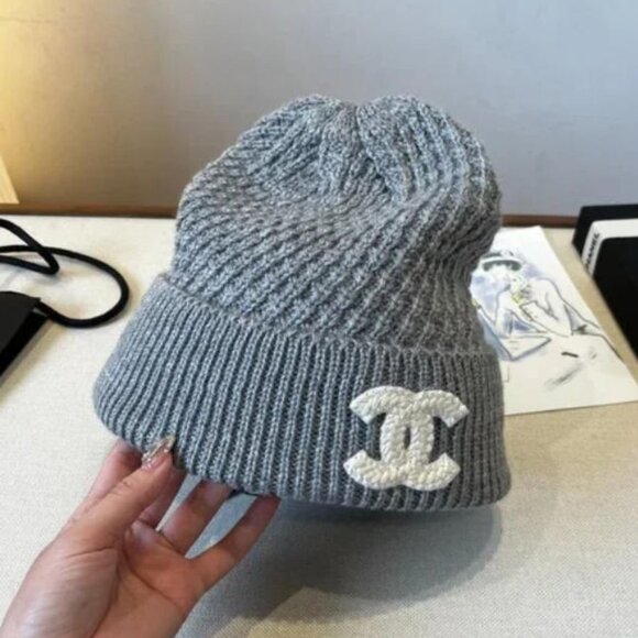 Chanel Gray Knit Beanie with Classic Logo - With Box - Picture 3 of 6